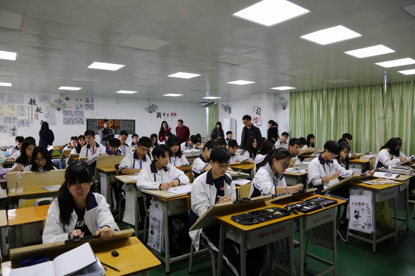 姐妹学校澳门新华夜中学教学团队到我校参观交流